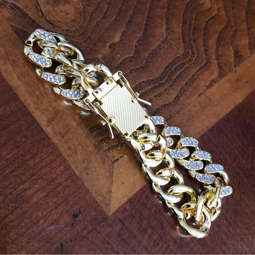 Men’s and women’s gold plated sparkle iced out Cuban chain link bracelet